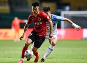 开云体育-足球巾帼战士：女队球员满场奔跑赢得胜利的简单介绍