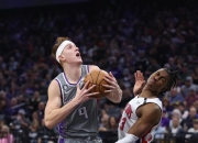 开云体育在线-辽宁队强势拿下灰熊，福克斯成为关键先生