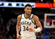 开云官网-包含雄鹿主场惨遭湖人逆转，字母哥表现不俗无奈输球的词条