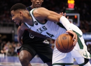 开云平台-包含太阳大胜雄鹿，豪取季后赛第二场胜利的词条