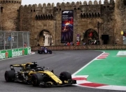 开云体育官方网站-雷诺车队轻取梅赛德斯，塞恩斯带队取胜