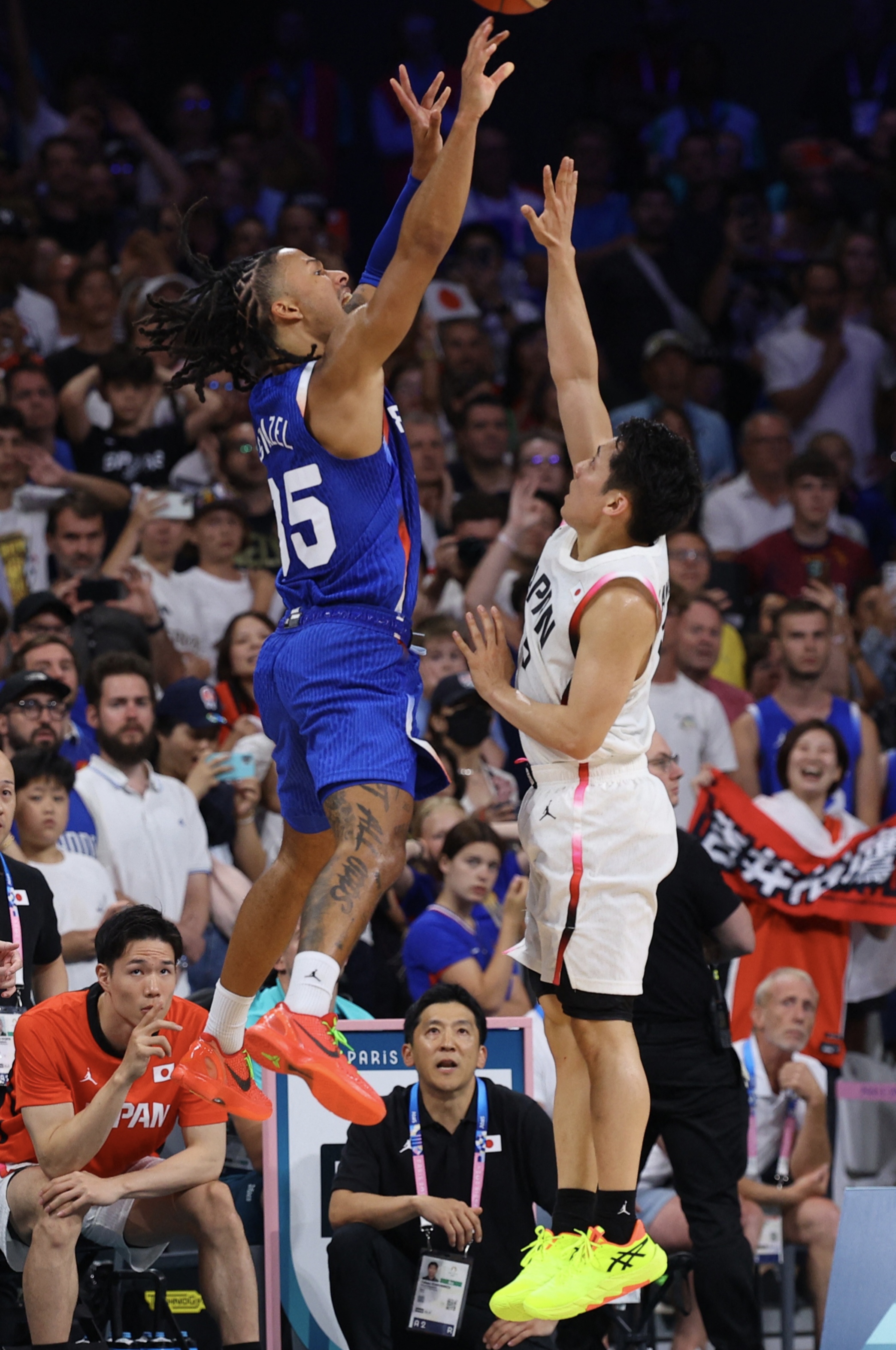 包含法国队迎战黑山队,谁将笑到最后?的词条 包含法国队迎战黑山队,谁将笑到最后?的词条