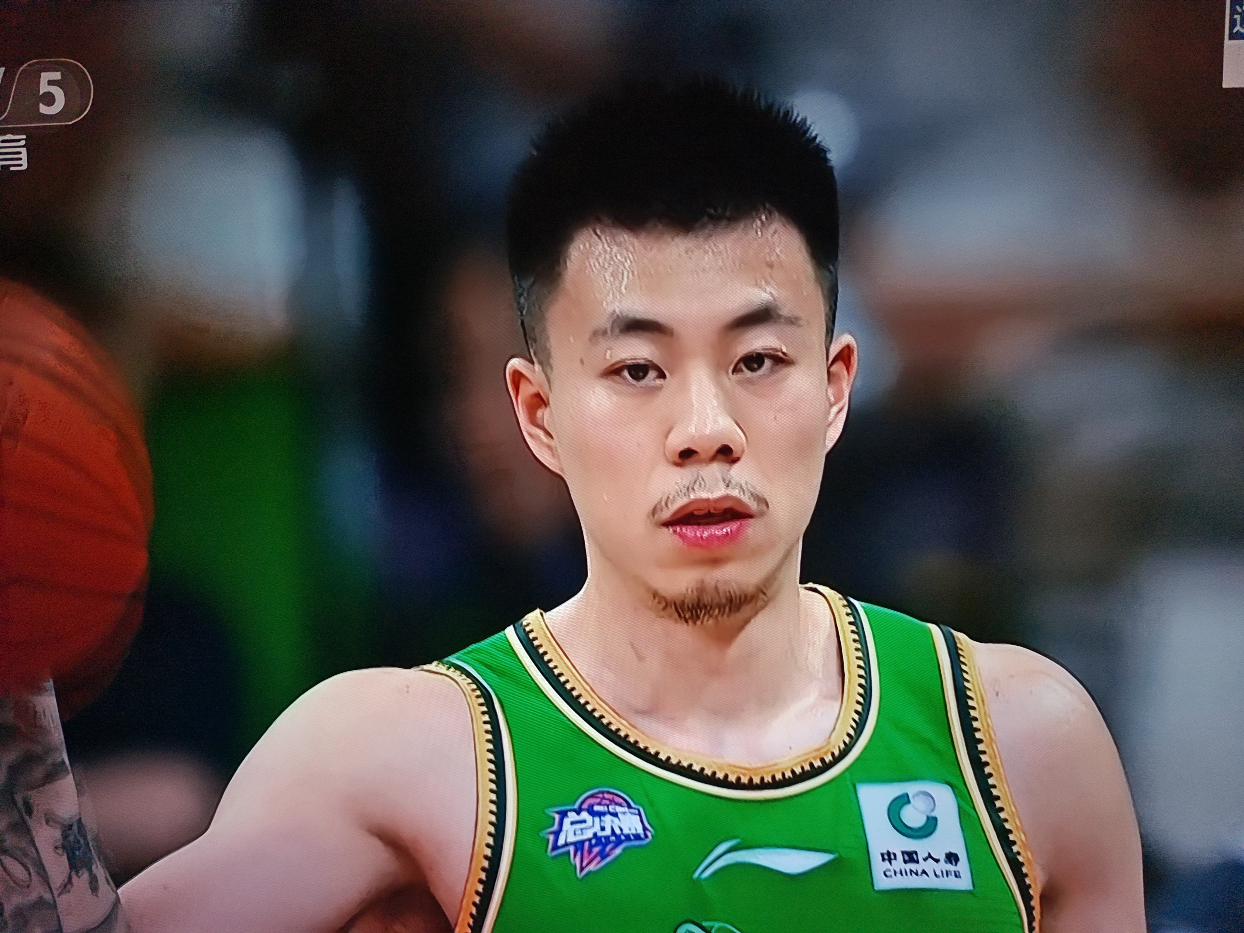 中国籍球员在欧洲篮球联赛崭露头角的简单介绍