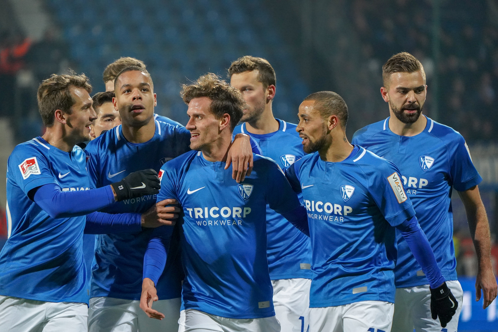 多特蒙德主场大胜,士气高昂继续领跑积分榜的简单介绍 多特蒙德主场大胜,士气高昂继续领跑积分榜的简单介绍