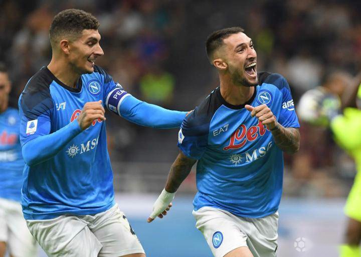 那不勒斯客场挫败AC米兰，继续保持不败战绩的简单介绍