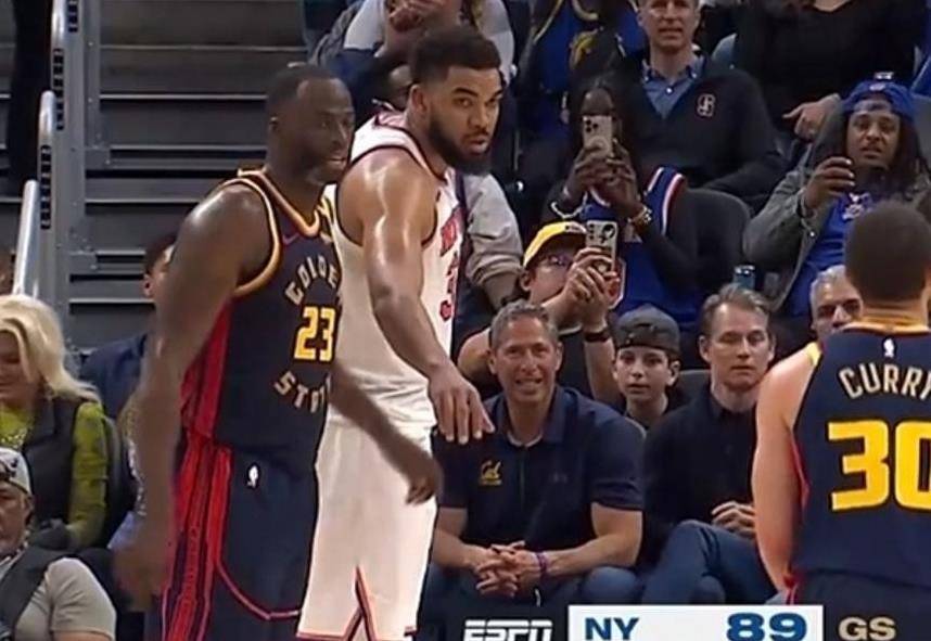 包含格罗纳队豪取胜利，夺得关键三分的词条