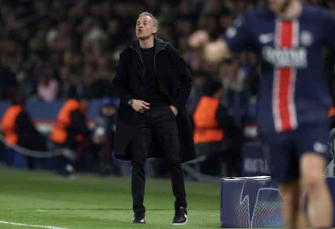 巴萨再添一败，欧冠征程磕磕绊绊，恩里克束手无策的简单介绍