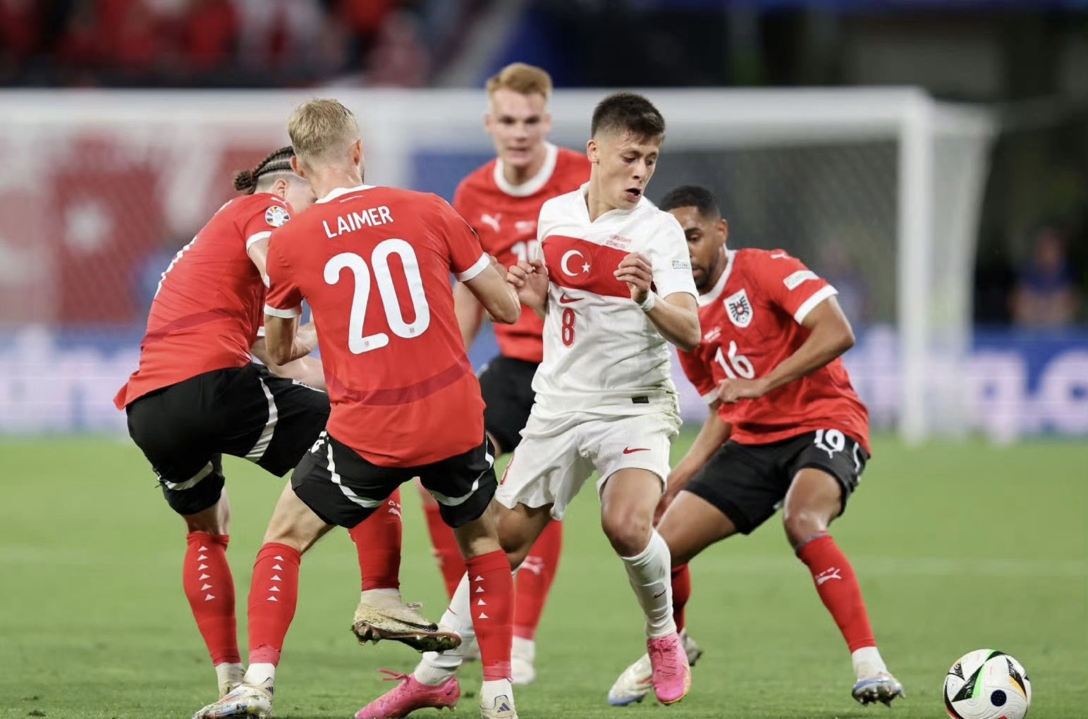 关于匈牙利客场征服俄罗斯，基本锁定欧洲杯八强名额的信息