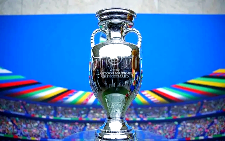 欧洲足坛豪门对决，欧锦赛四强将闪耀舞台