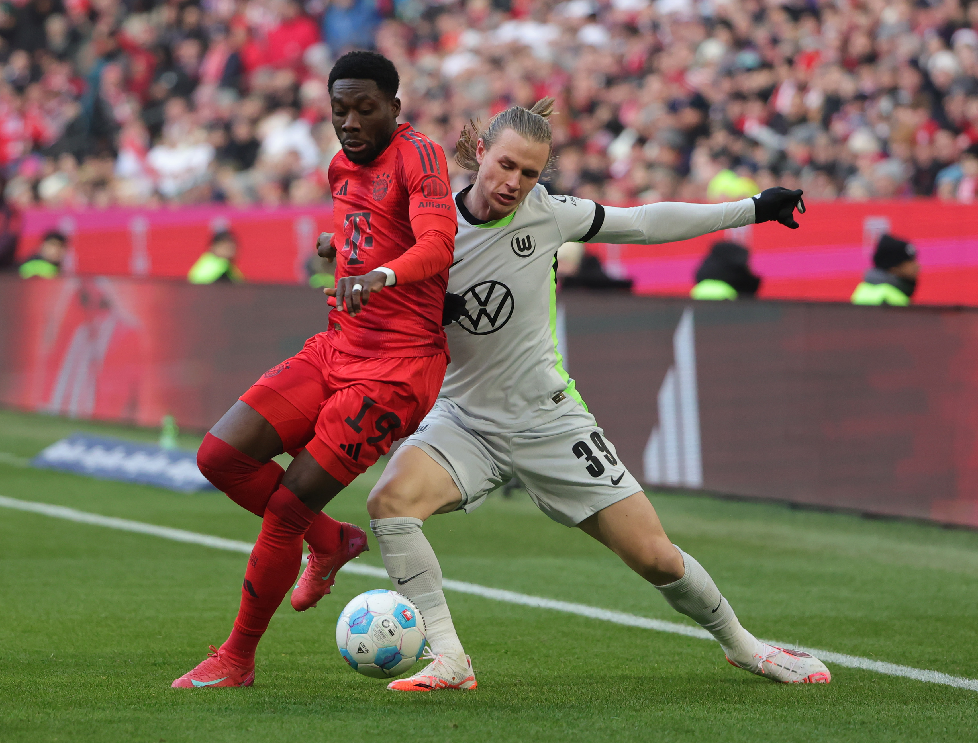 关于沃尔夫斯堡主场大胜，继续在德甲积分榜上攀升的信息