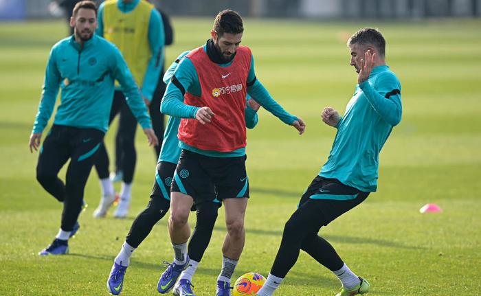 国际米兰球员集中训练备战下一场比赛