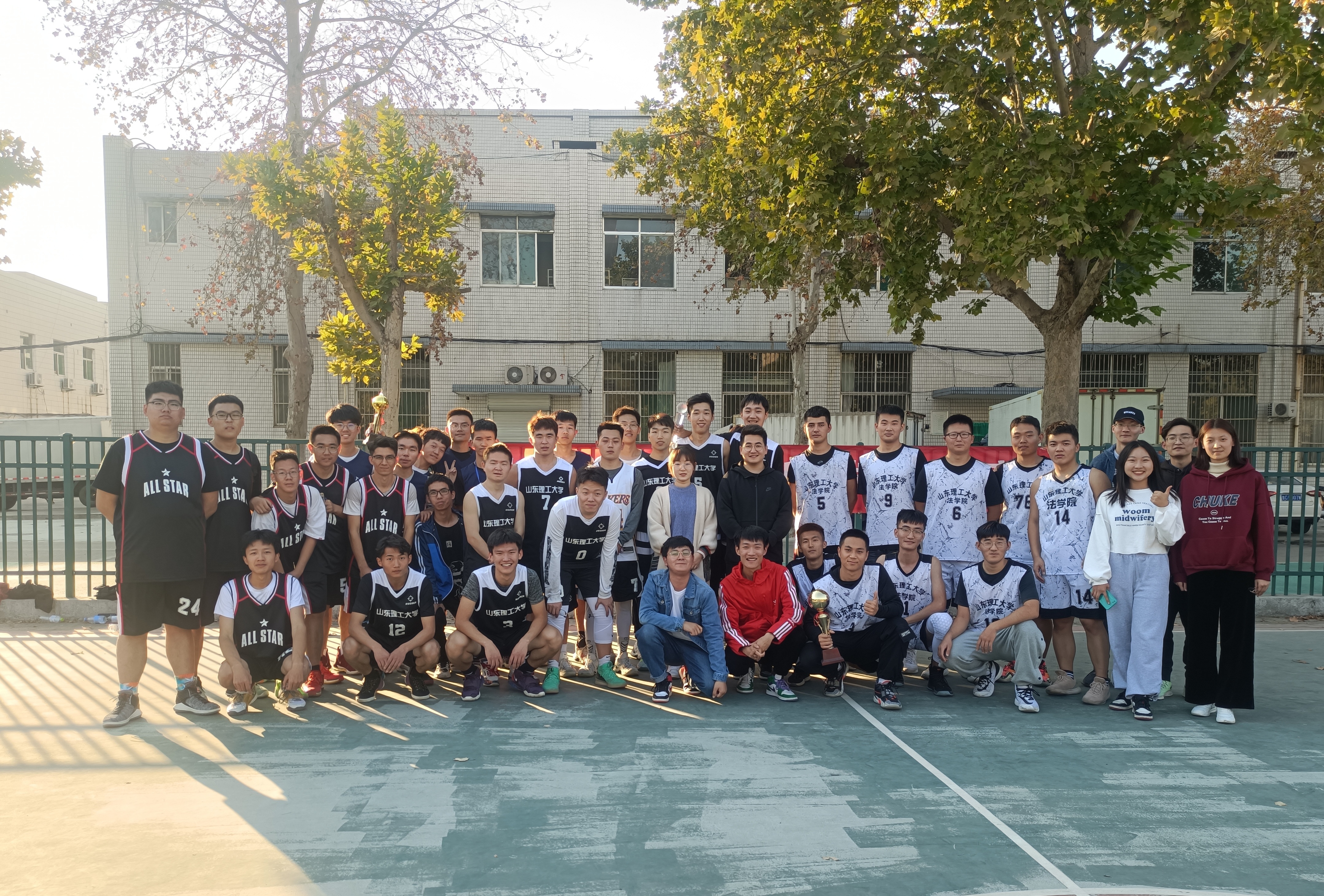 包含力拼球风,球员们备战全力以赴迎接挑战的词条 包含力拼球风,球员们备战全力以赴迎接挑战的词条