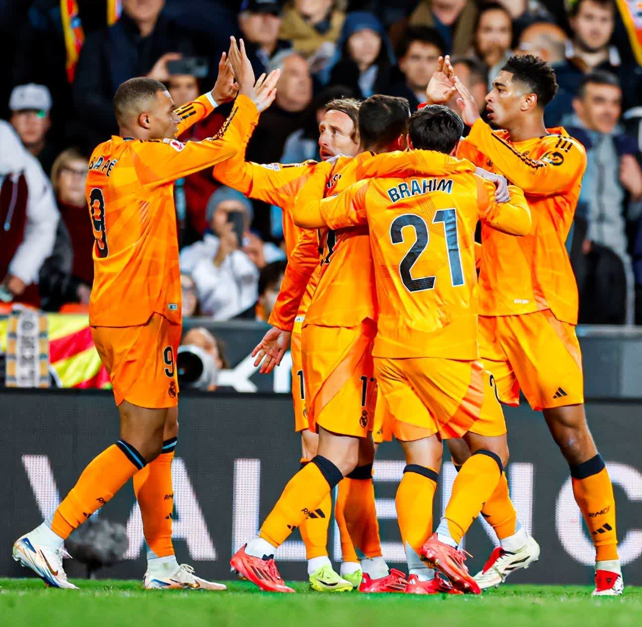 包含罗马队突破困境，创造出色连胜纪录的词条