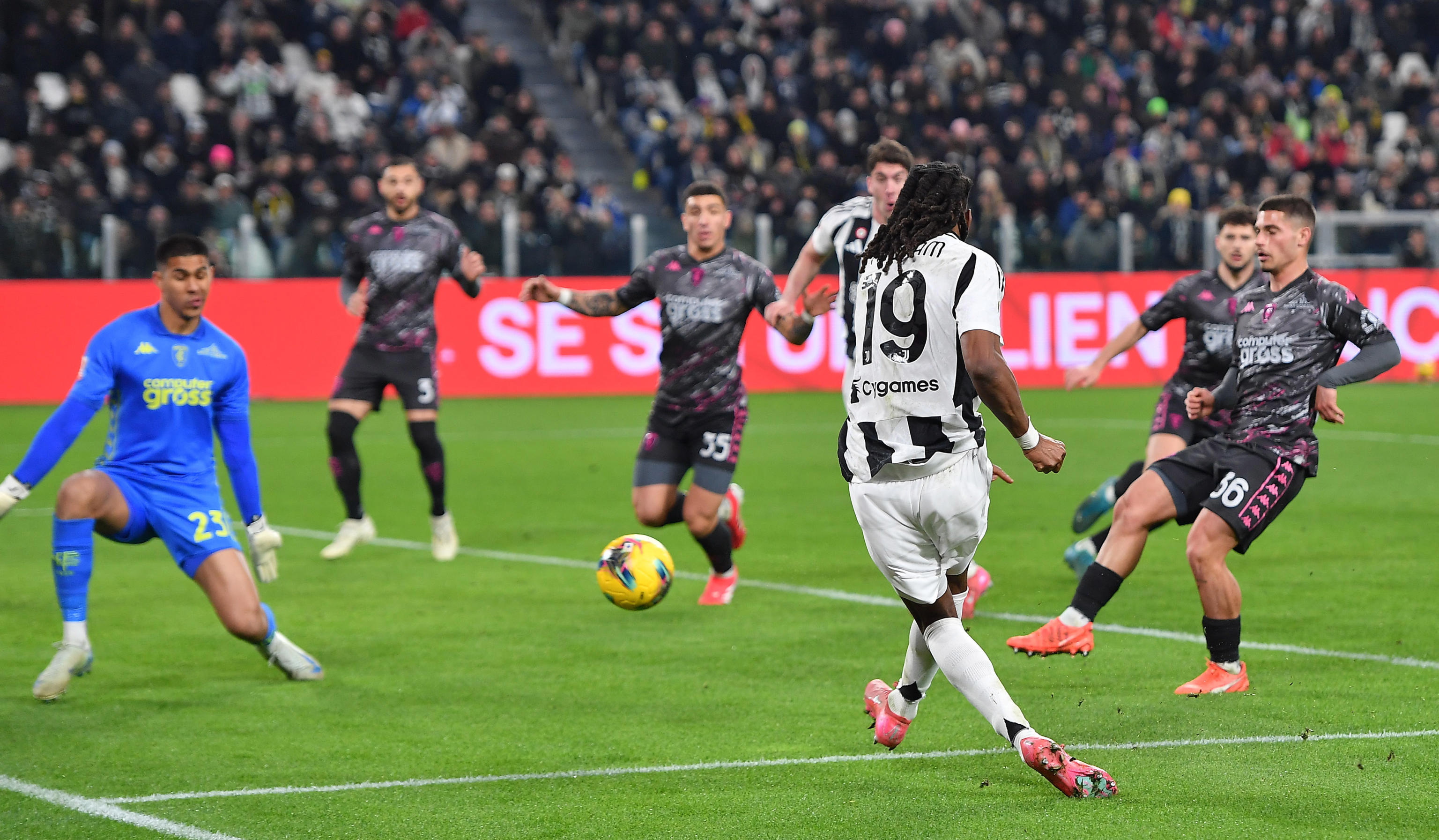 恩波利客场逼平克罗托内，争取保级的简单介绍