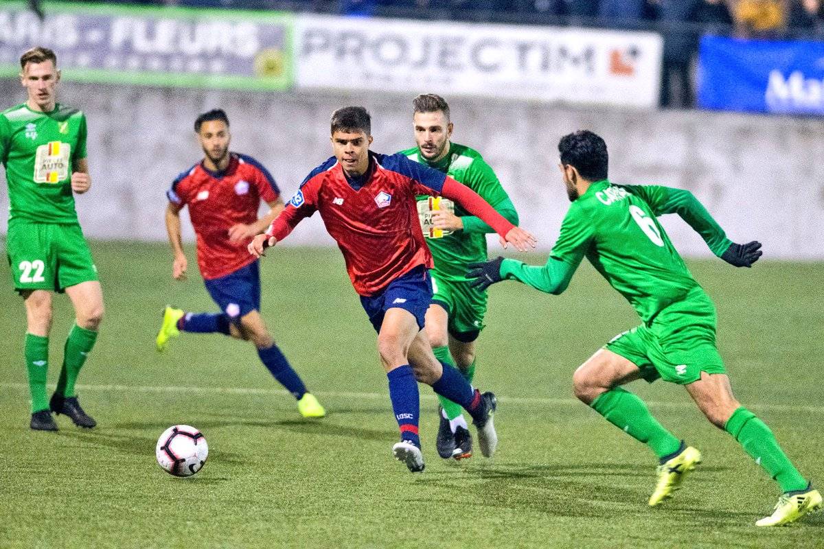 包含精彩对决！两支顶级球队在比赛中大放异彩的词条