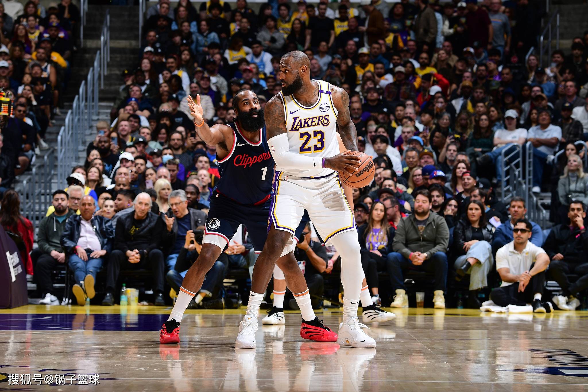 关于湖人力克黄蜂,快船艰难逆转篮网,国王击败老鹰的信息 关于湖人力克黄蜂,快船艰难逆转篮网,国王击败老鹰的信息