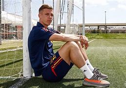 包含莱比锡RB罗斯坦瓦尔斯横空出世的词条