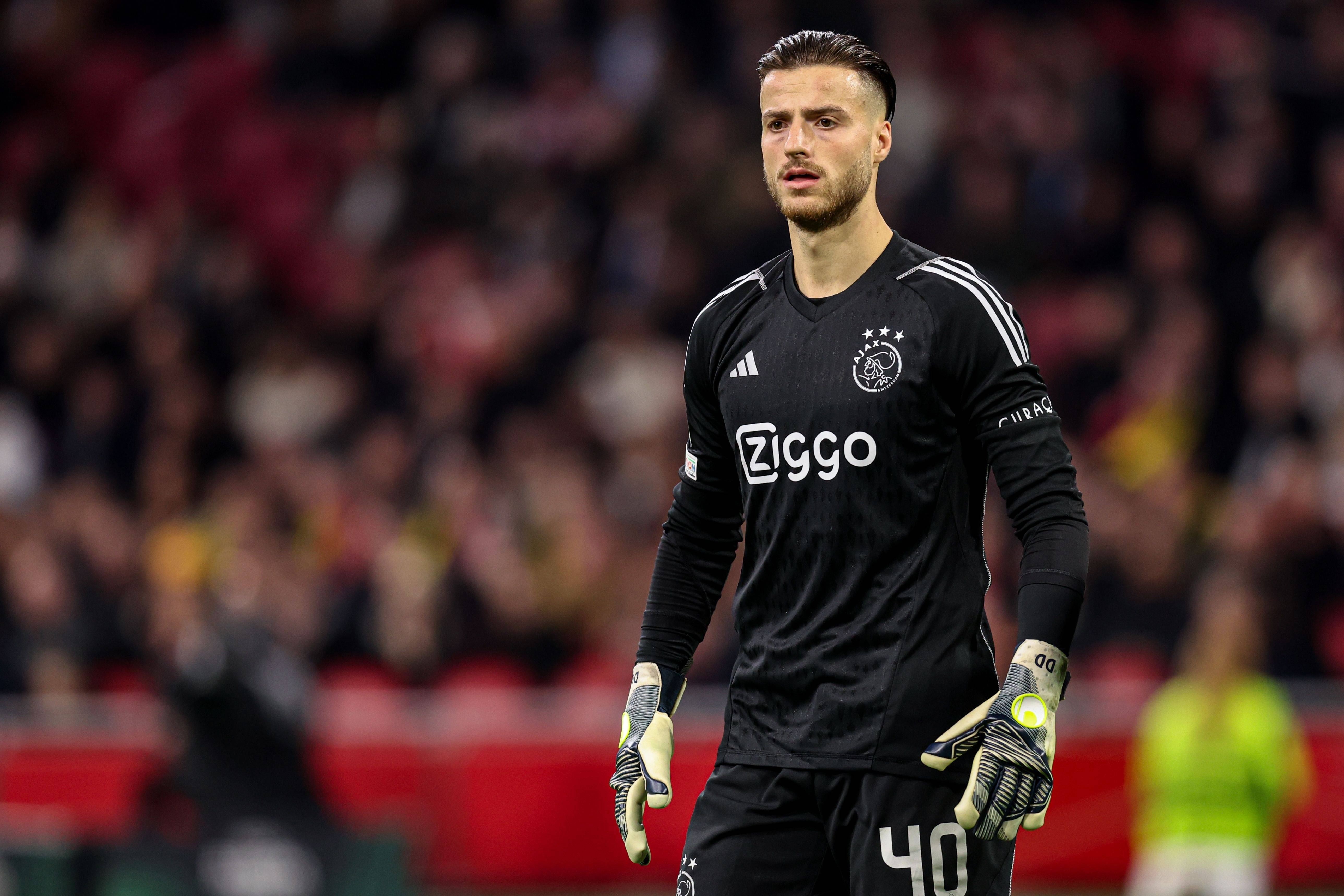 关于阿贾克斯球员因伤离场，影响球队形势的信息