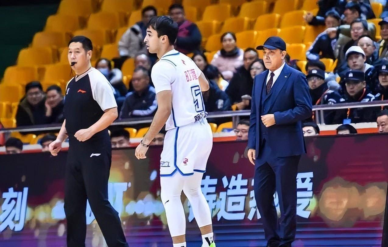 广厦男篮实力出众,连胜势头不可阻挡的简单介绍 广厦男篮实力出众,连胜势头不可阻挡的简单介绍