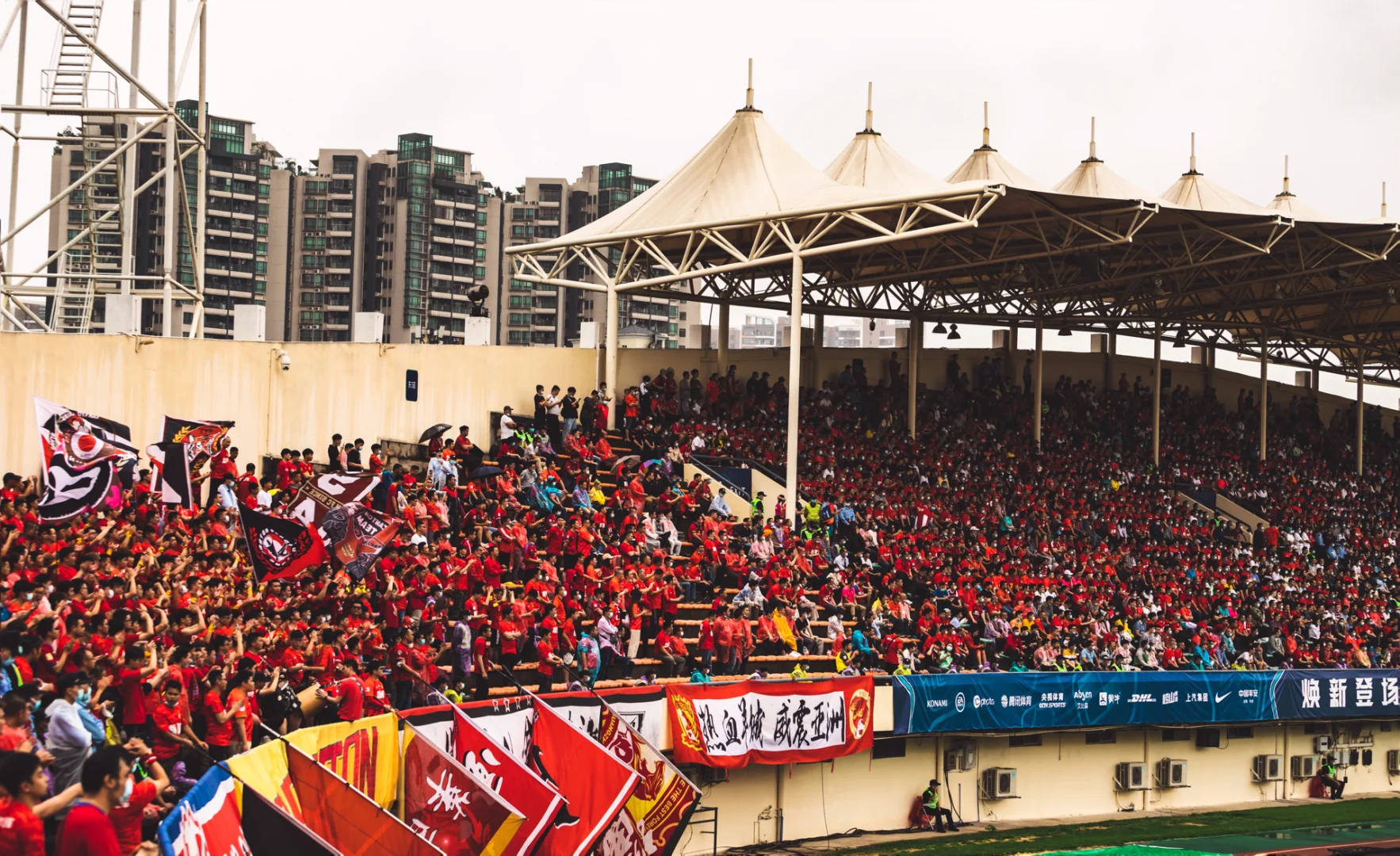 山东鲁能即将与广州恒大在主场拼尽全力 山东鲁能即将与广州恒大在主场拼尽全力