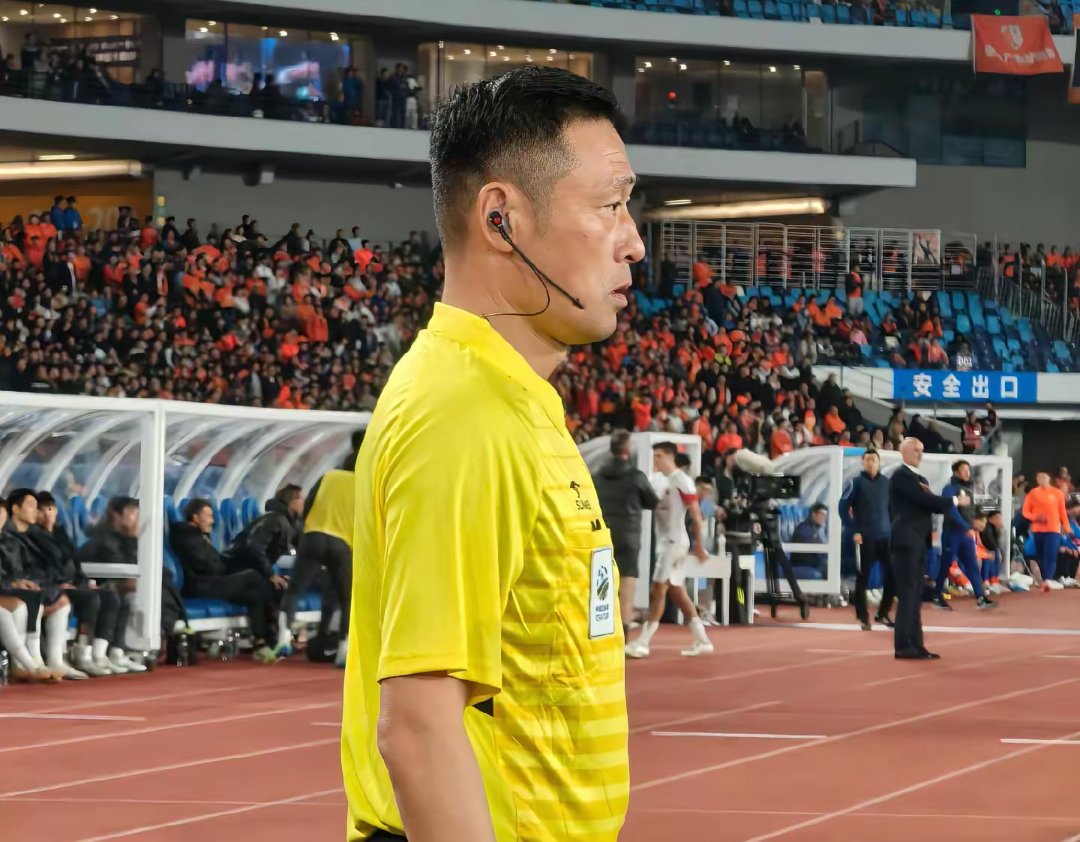 包含裁判严格执法,比赛更加公平公正的词条 包含裁判严格执法,比赛更加公平公正的词条