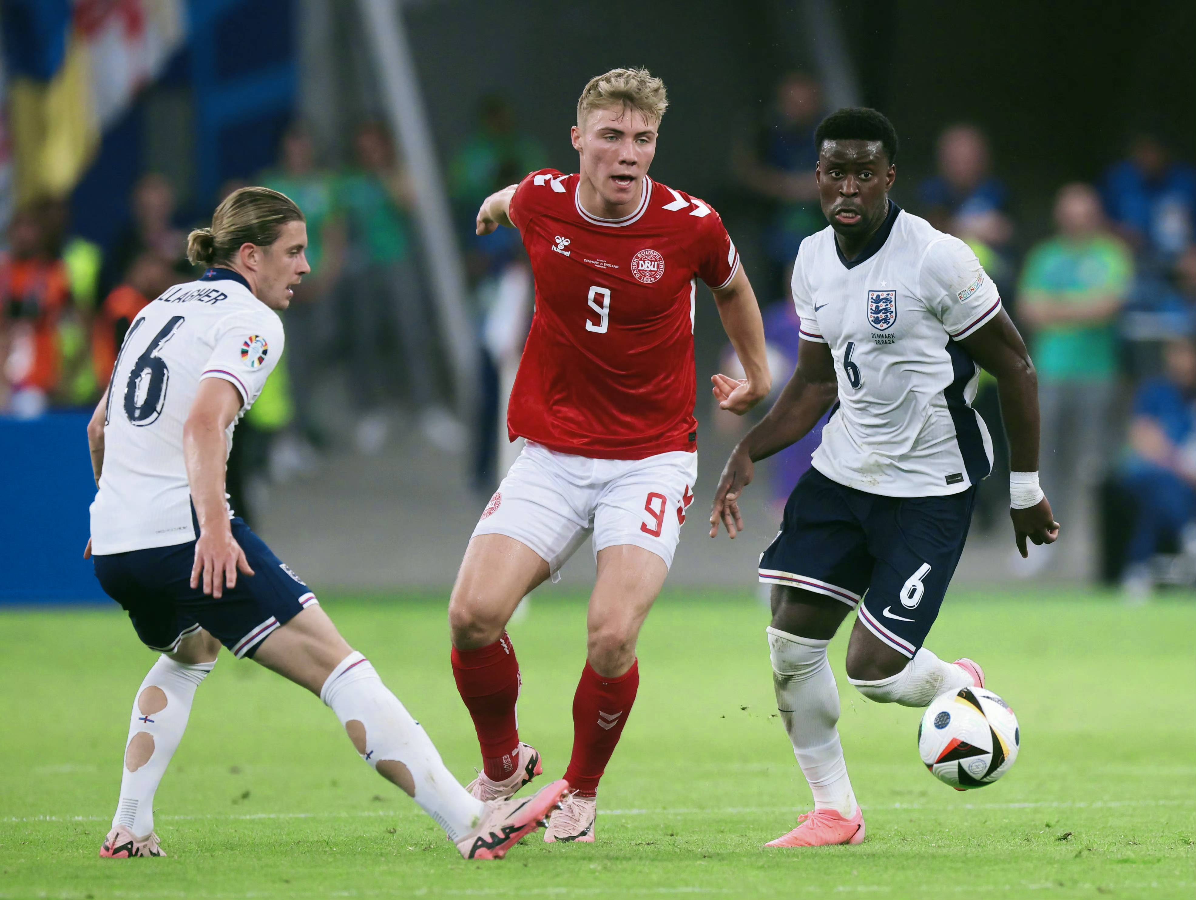 欧洲杯预选赛:英格兰队晋级下一轮 欧洲杯预选赛:英格兰队晋级下一轮