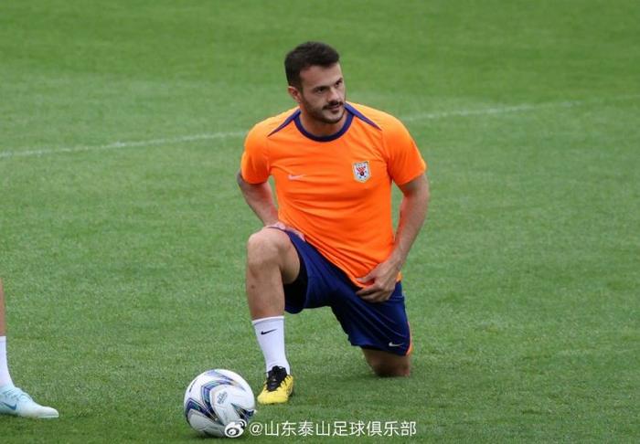 人队球员训练积极备战季后赛