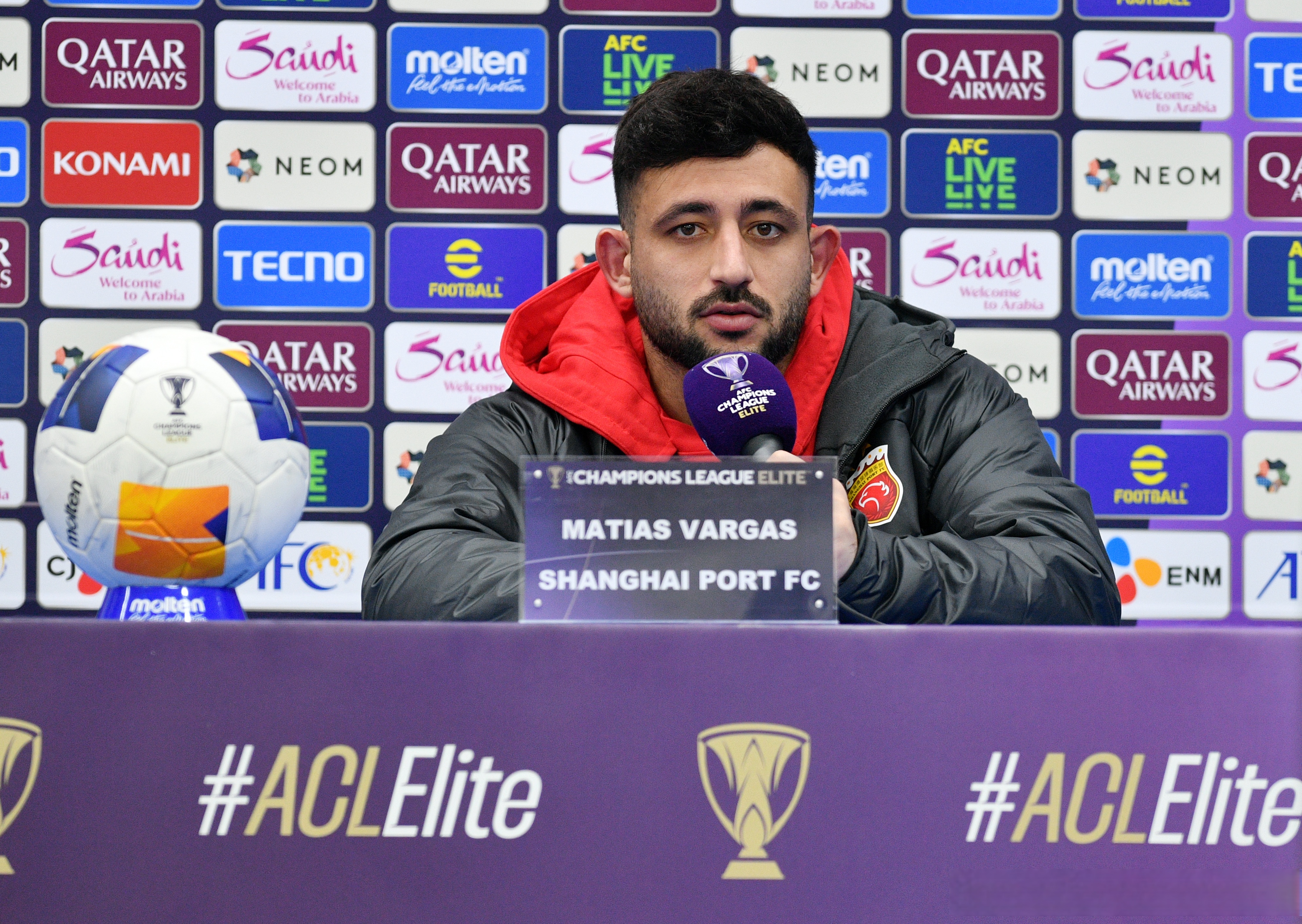 包含巴斯蒂亚遭遇失利，球队遭遇困境的词条