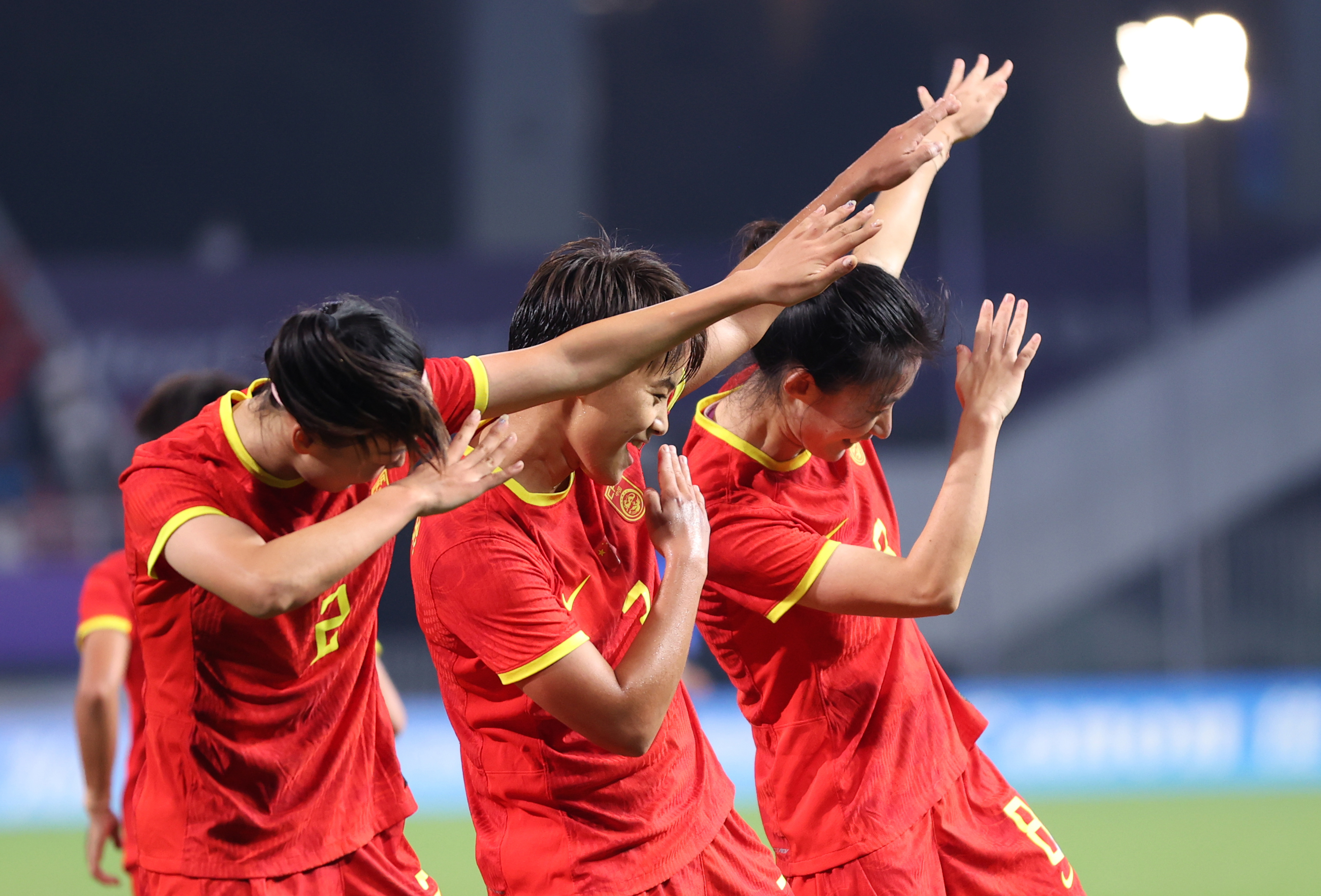 女足再获关键胜利，晋级决赛