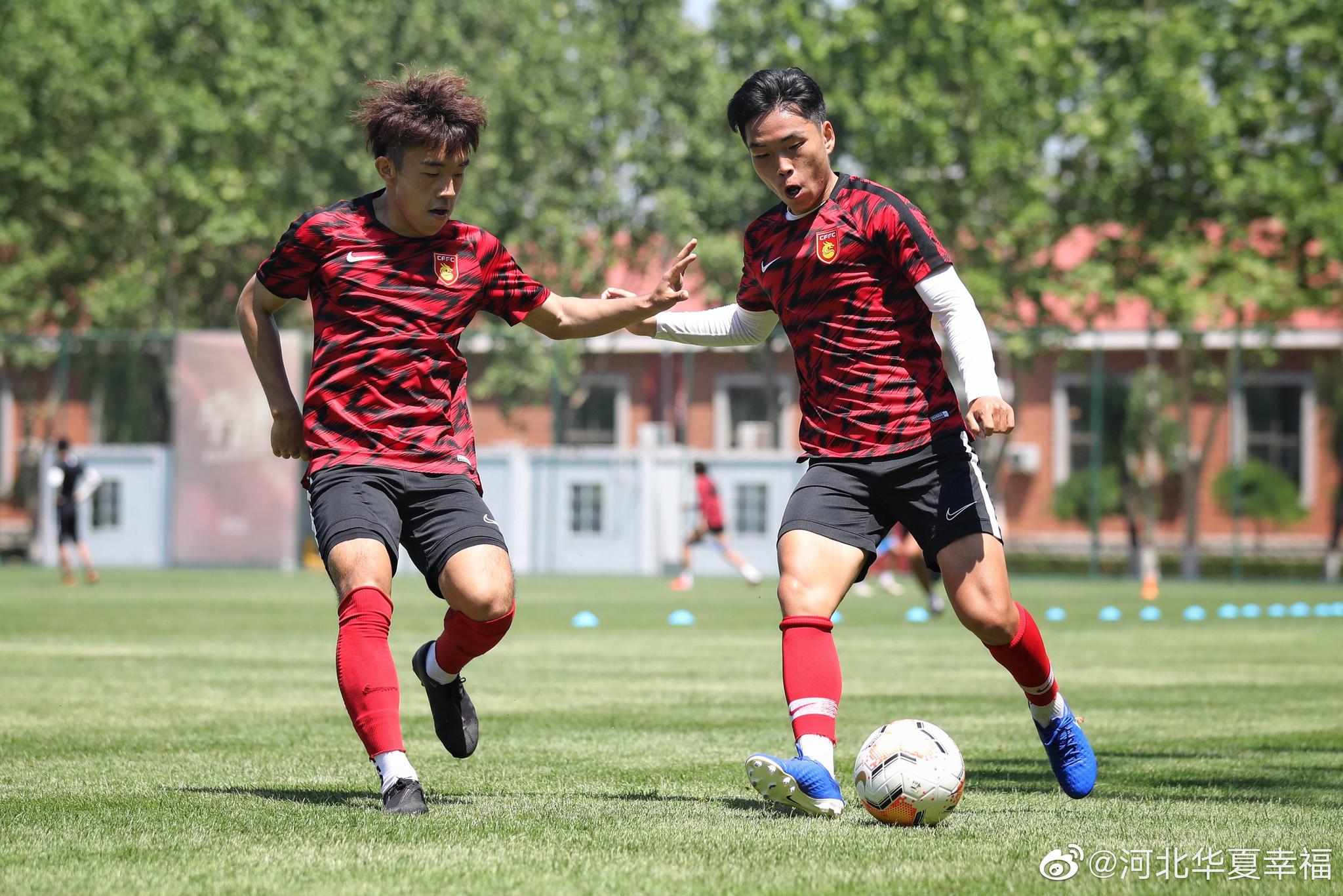 河北华夏幸福足球队成功晋级 河北华夏幸福足球队成功晋级