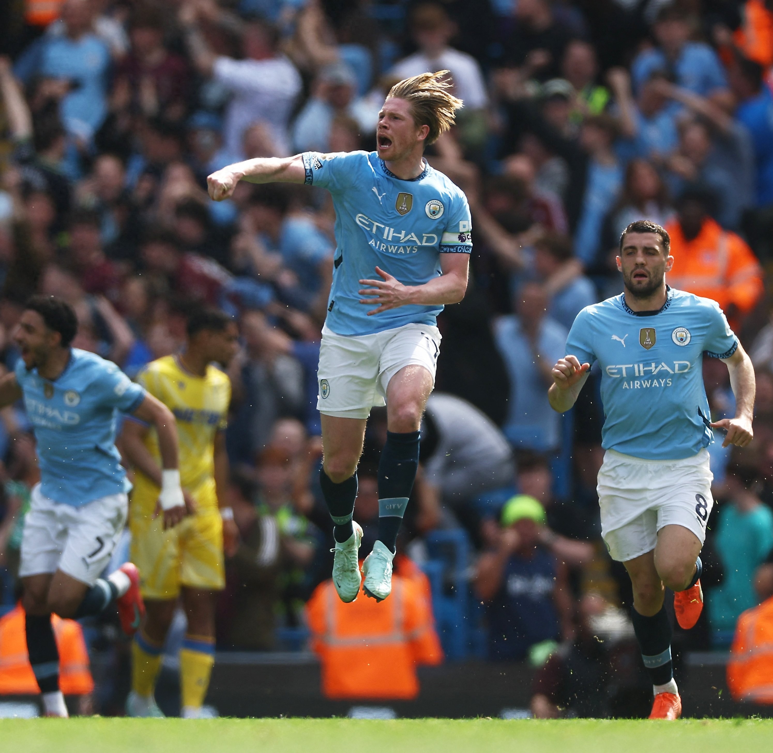 德布劳内遭遇曼城不敌,NBA局势紧张 德布劳内遭遇曼城不敌,NBA局势紧张