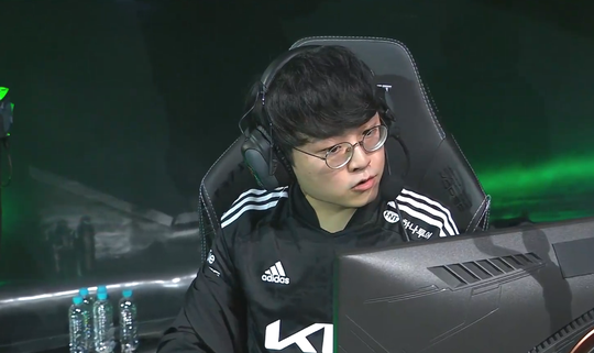 DK险胜NS,BDD团战一打五全球总决赛3:0(上海) DK险胜NS,BDD团战一打五全球总决赛3:0(上海)