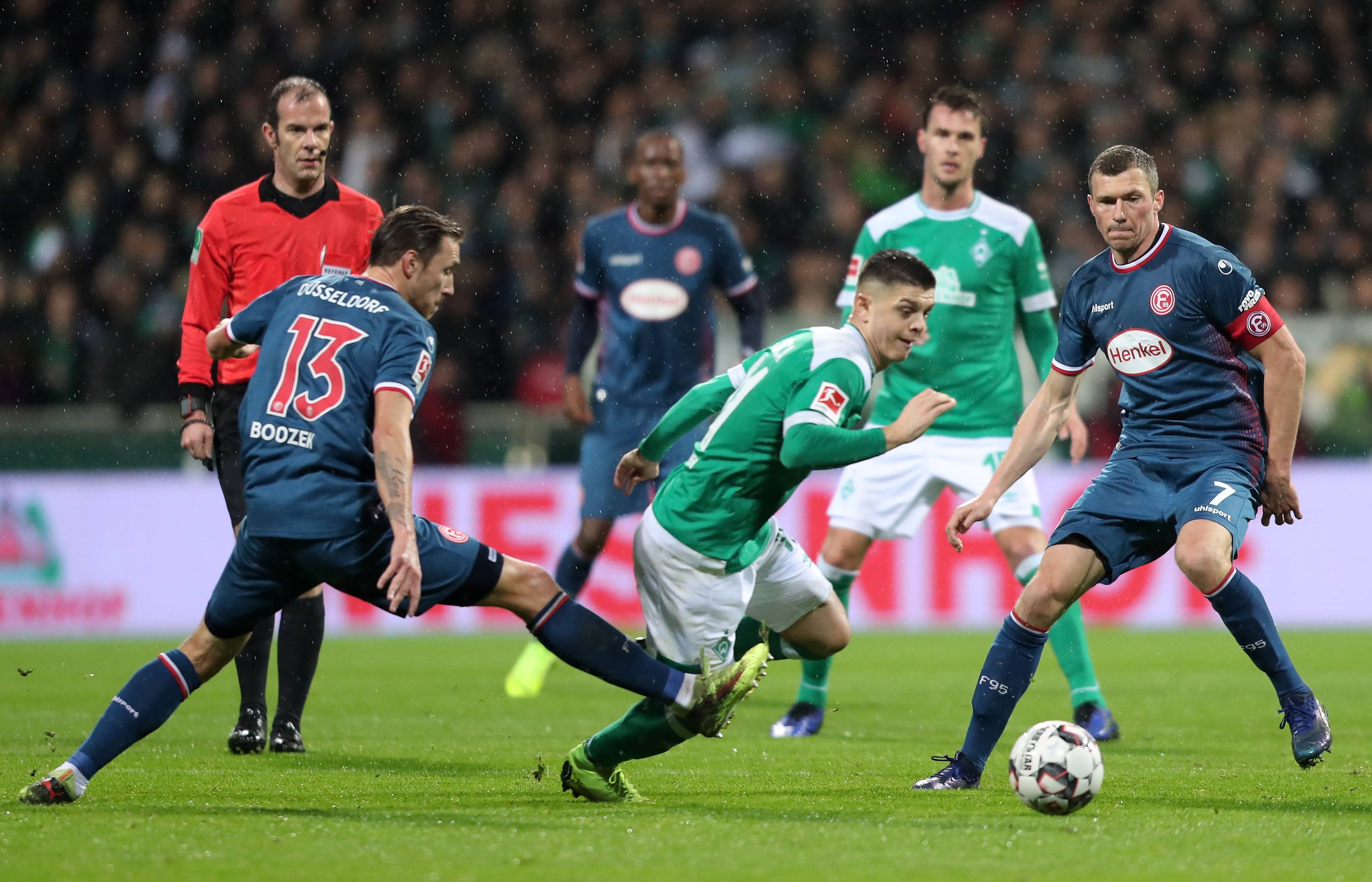 萨索洛客场战平热那亚，保持不败势头