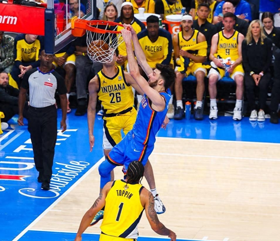 球队在本轮比赛中完美防守反击成功 球队在本轮比赛中完美防守反击成功