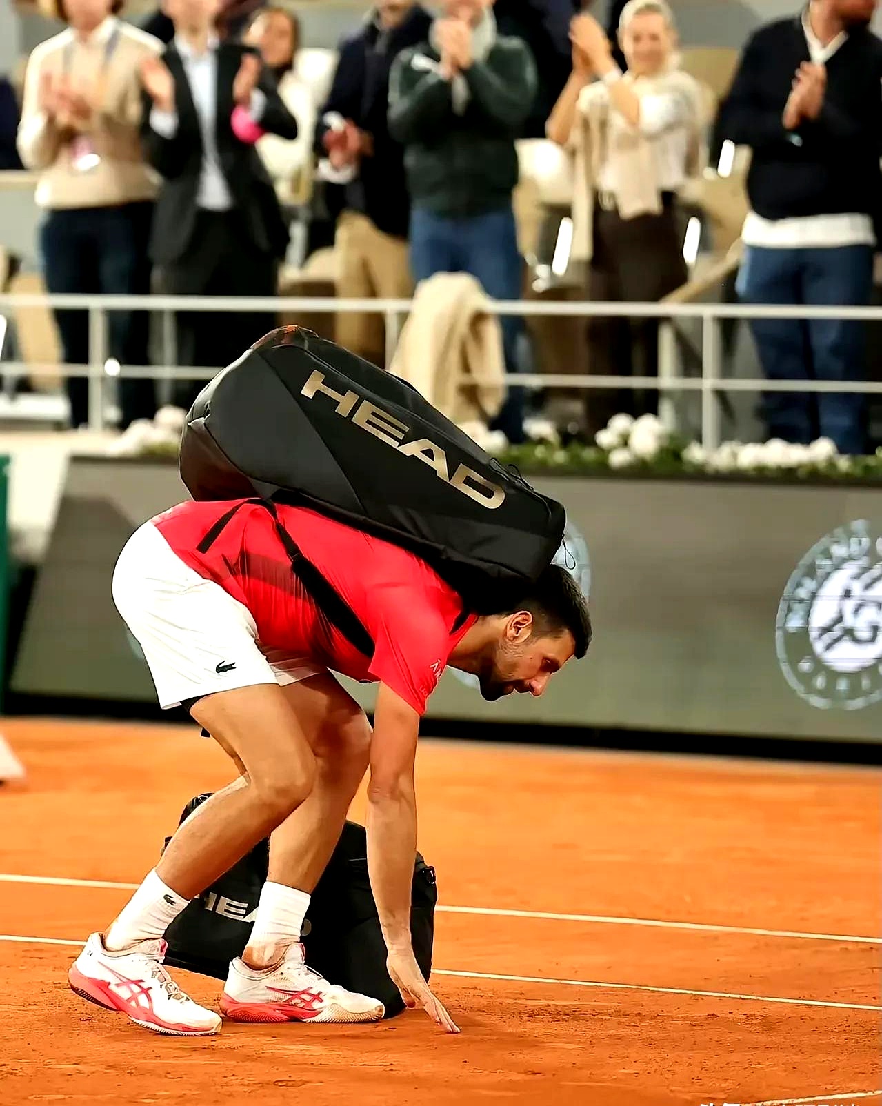 包含意大利网球队逆转法国网球队，德约科维奇爆发神勇的词条