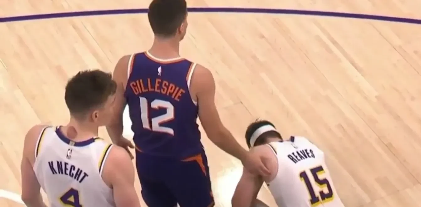 包含太阳客场不敌湖人,遭遇两连败的词条 包含太阳客场不敌湖人,遭遇两连败的词条