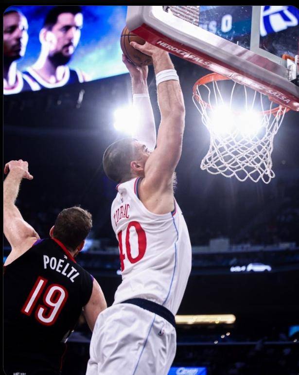 猛龙客场击败快船,继续领先 猛龙客场击败快船,继续领先