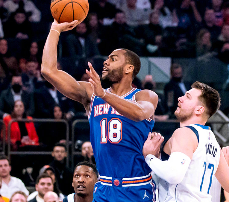 尼克斯胜独行侠,罗斯双20+10 尼克斯胜独行侠,罗斯双20+10