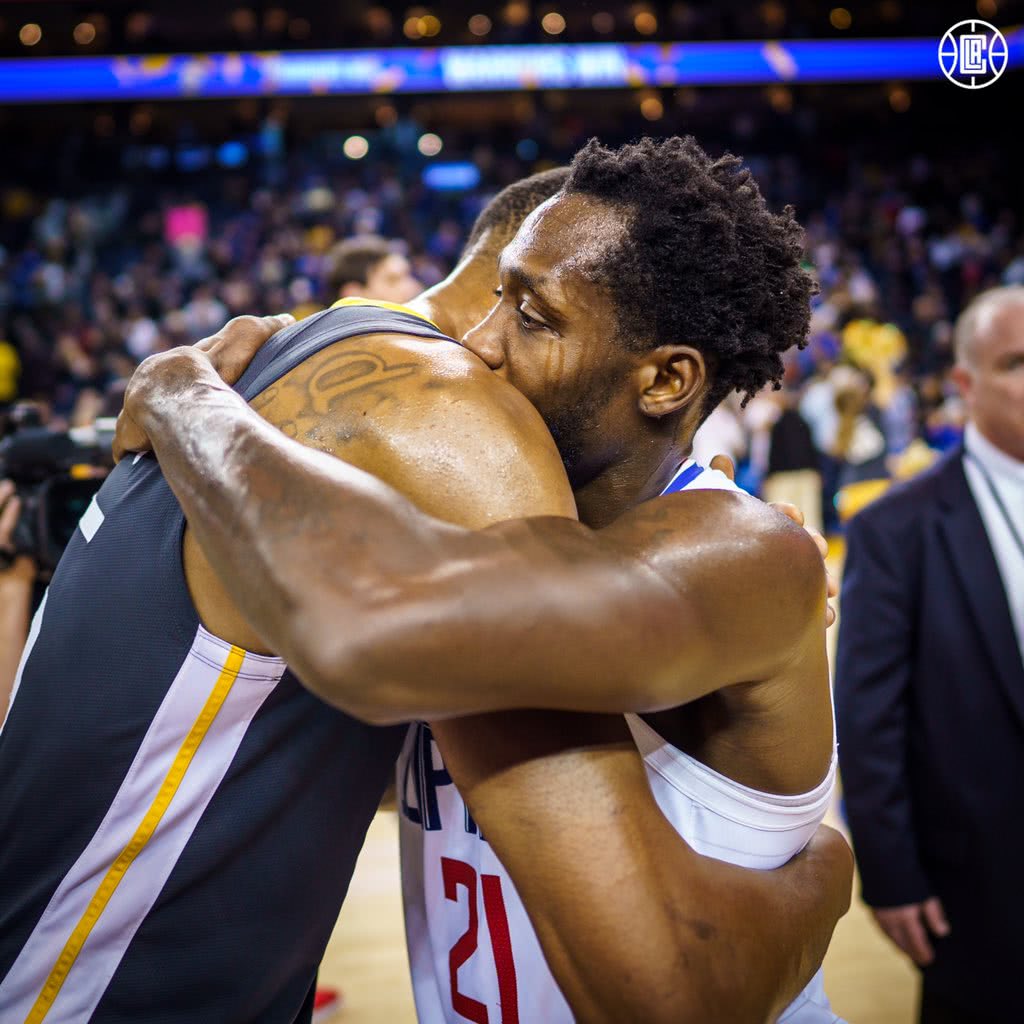 快船横扫老鹰,雷纳德打出全场34分 快船横扫老鹰,雷纳德打出全场34分