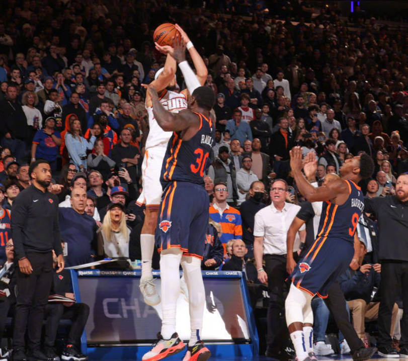 猛龙击败尼克斯,布克大帽 猛龙击败尼克斯,布克大帽