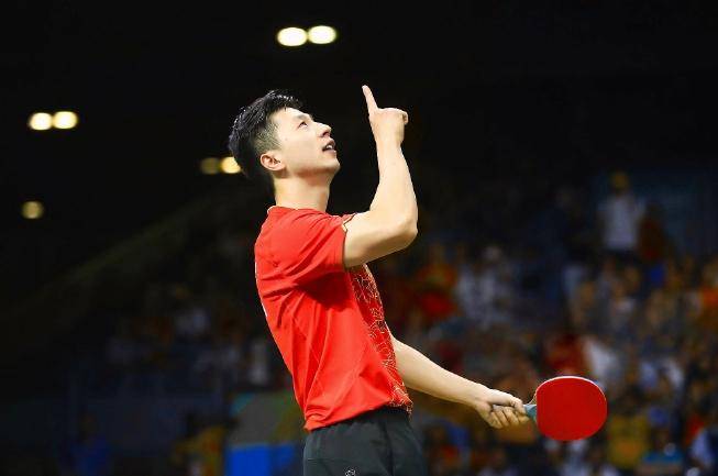 德国队横扫英格兰队，马龙状态火热