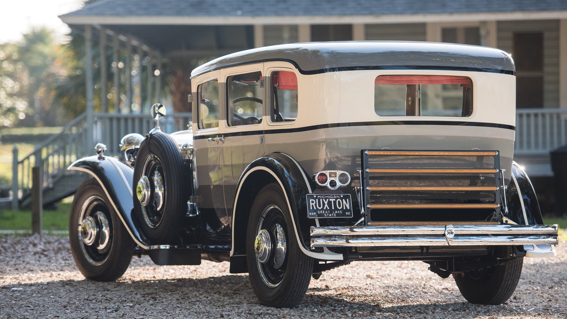 蓝黑心脏与橙丝线，巴斯托尼如何用荷兰智慧缝合硬仗裂痕