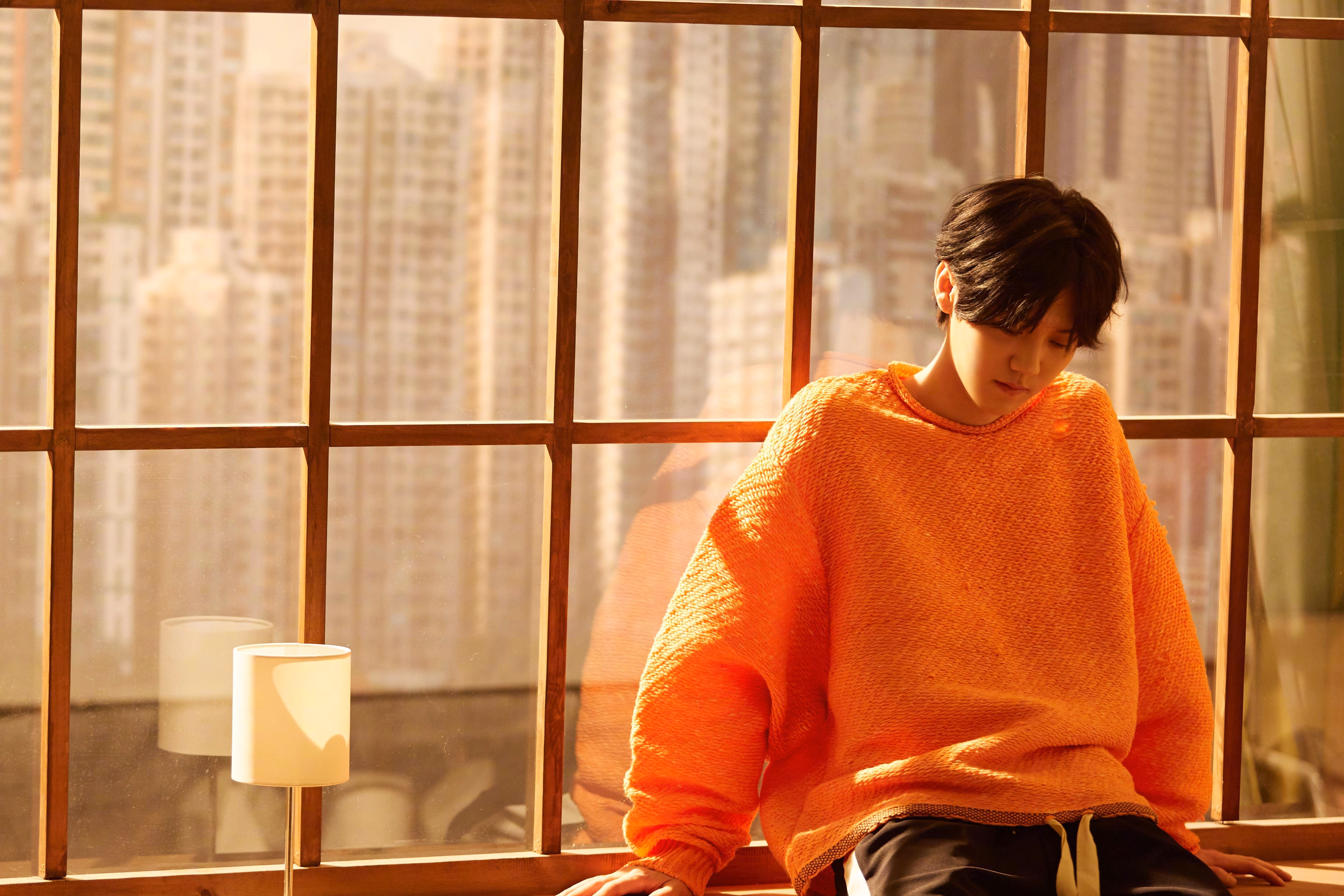 夜幕下的极速节奏，F1街道赛中的莫兰特式掌控