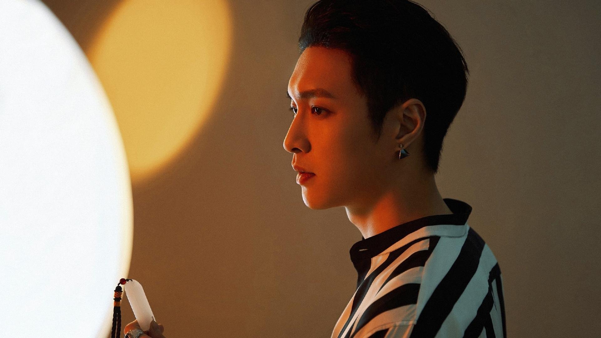 三笘薰，以脚尖谱写绿茵交响，用节奏瓦解足球次元壁