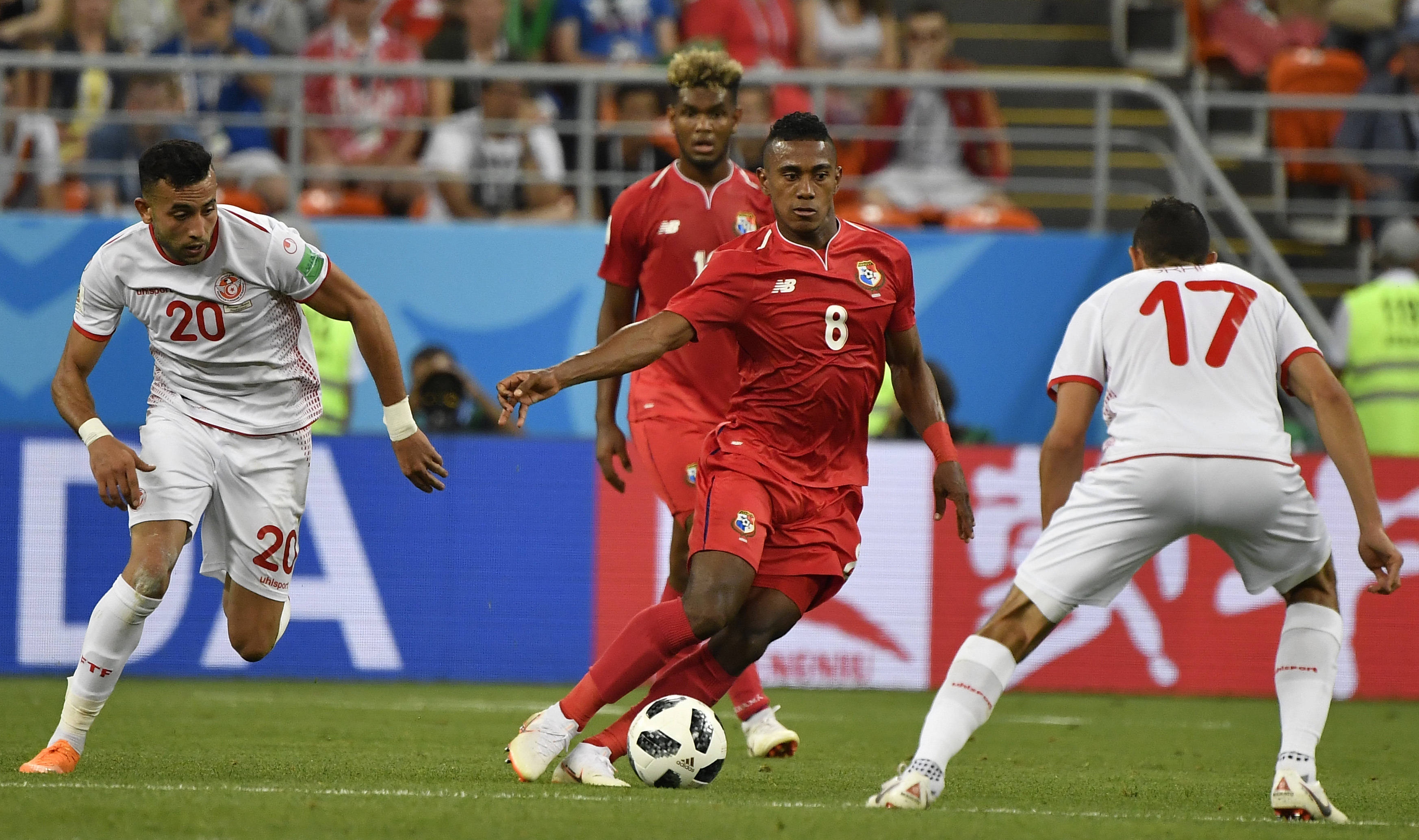 美加墨世界杯焦点战，阿根廷战术压制曼城